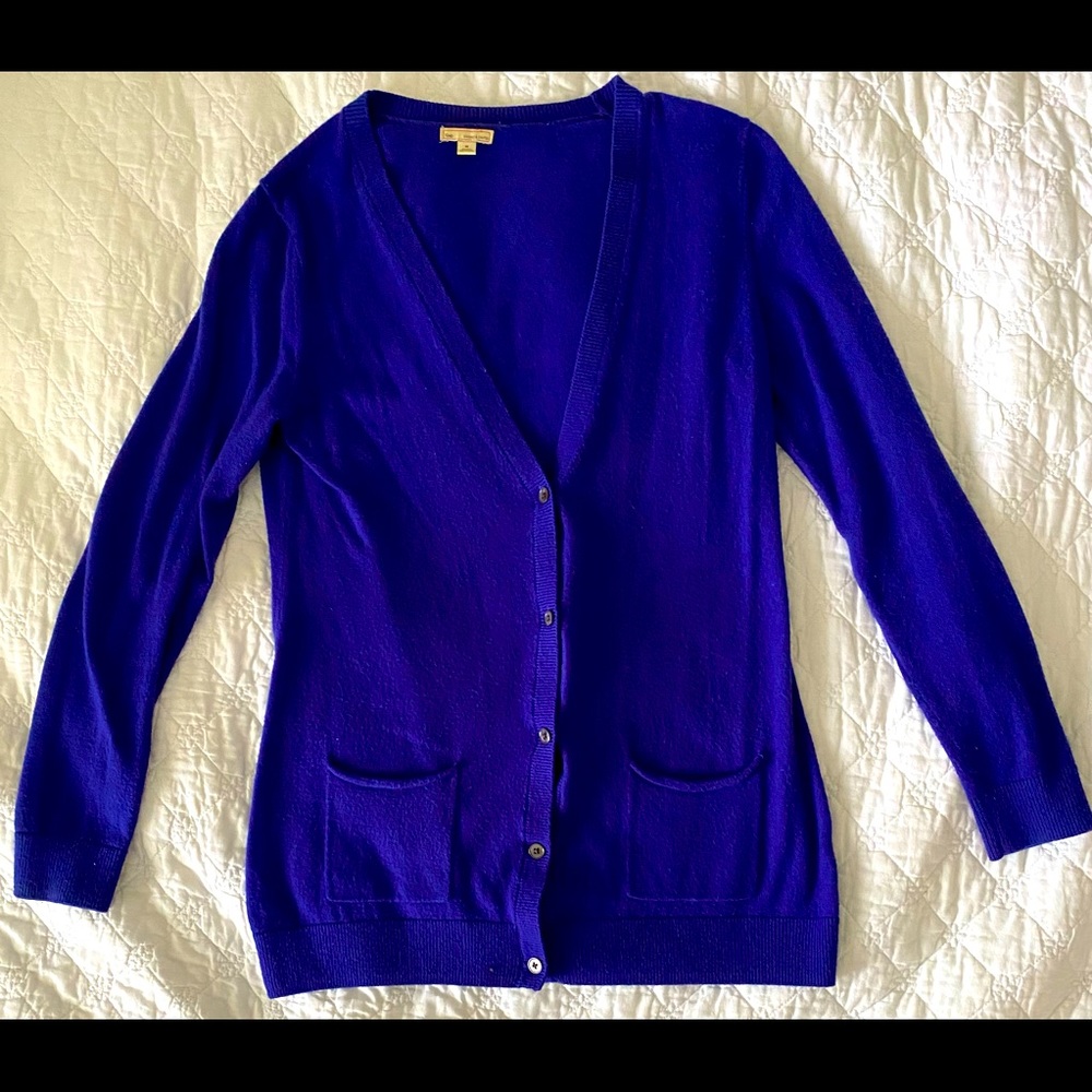 Gap v-neck sweater   Purple. Size M